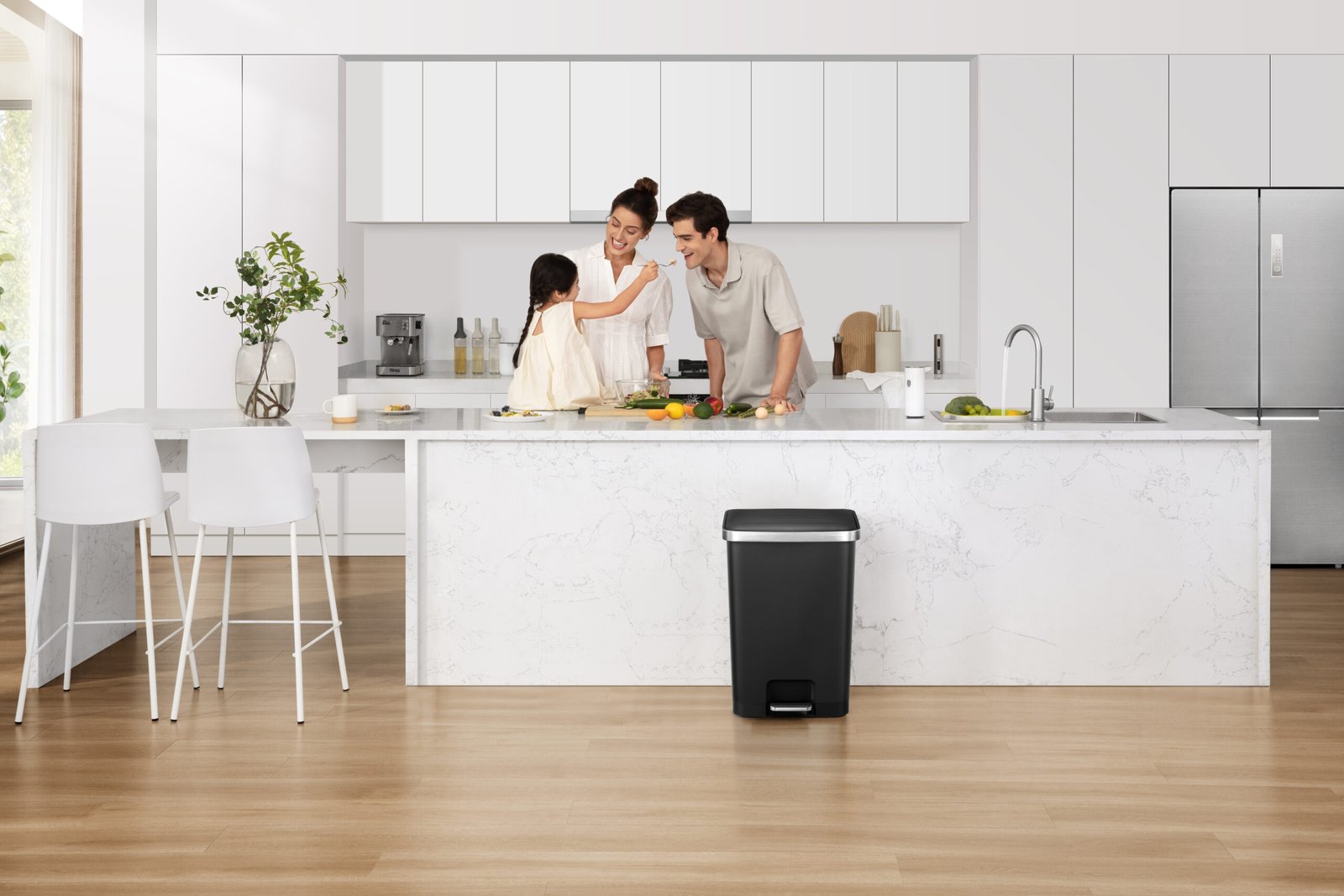 6388-BL-70L-3厨房场景图 plastic pedal waste bin