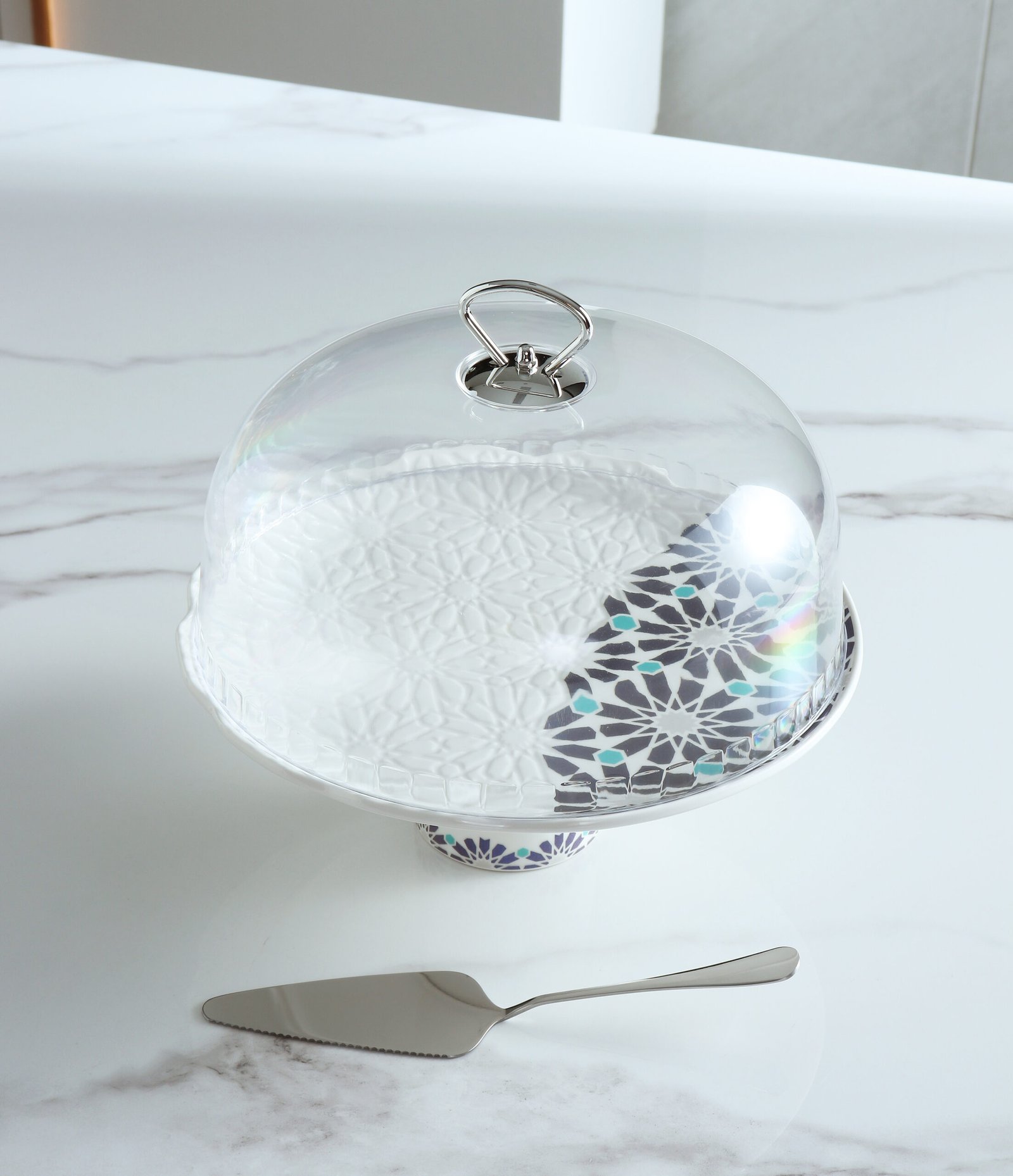 cake stand with cover