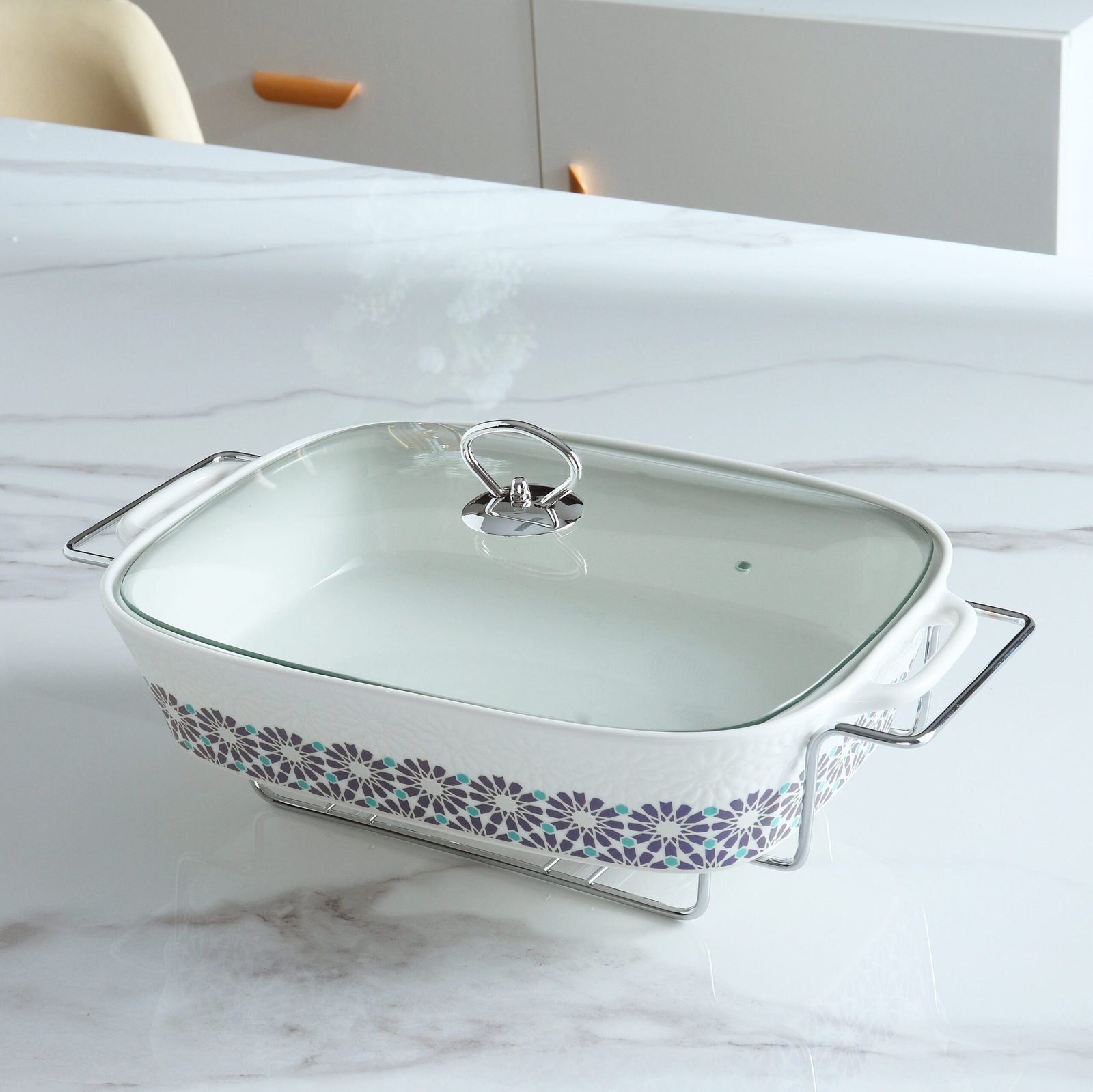 casserole with stand