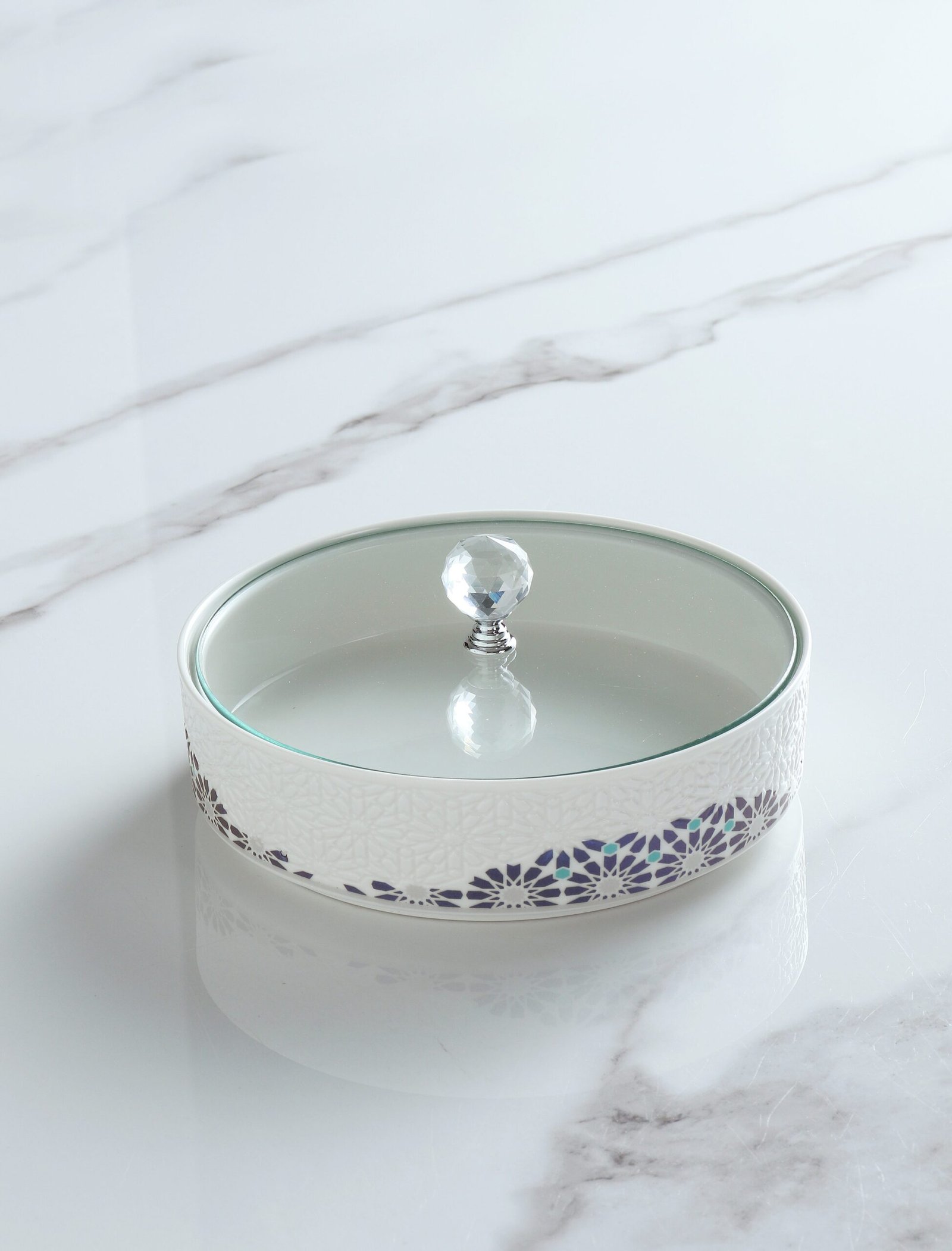 round candy box